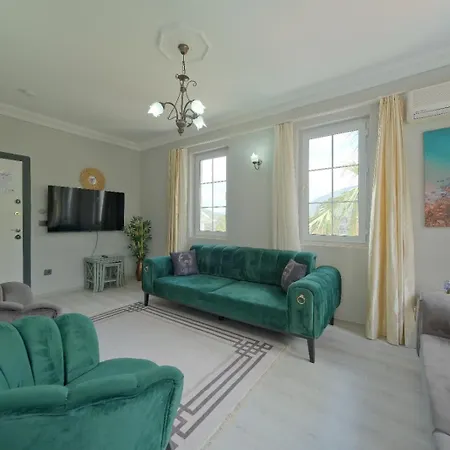 Tetra Clover 아파트 페티예